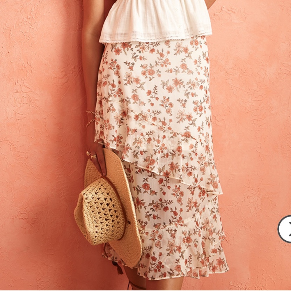 Francesca’s Bev Tiered Floral Midi Skirt